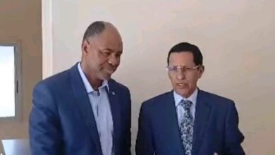 صورة مدير ميناء خليج الراحة السيد الطالب ولد سيدي أحمد يتوسط للإفراج عن السجينة وردة 