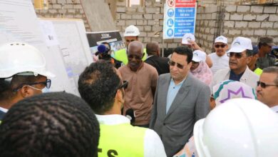 صورة الوزير الأول السيد المختار ولد أجاي يتفقد سير الأشغال في مكونات البرنامج الاستعجالي لعصرنة مدينة نواكشوط 