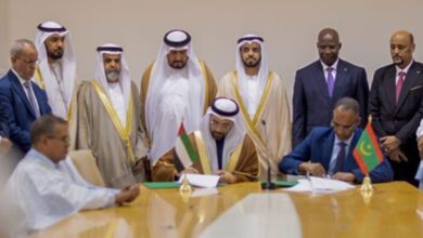 صورة توقيع انفاقية تعاون بين جامعة المحظرة الشنقيطية و جامعة محمد بن زايد في دولة الإمارات العربية المتحدة