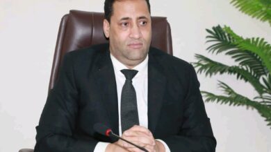 صورة الوزير الأول يدعو إلى تنفيذ المشاريع التنموية في أقرب الآجال خلال اجتماعه باللجنة الوزارية المكلفة بمتابعة المشاريع