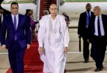 صورة رئيس الجمهورية يعود إلى العاصمة نواكشوط بعد أداء مناسك الحج بمكة المكرمة 