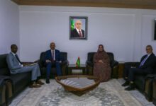 صورة وزيرة التربية تستقبل القائم بالأعمال بسفارة السودان الشقيقة