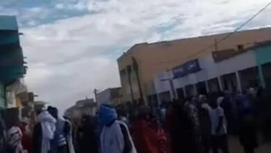 صورة وفاة شخصين إثر إنهيار واجهة محل تجاري بسوق مدينة كيفه 