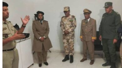 صورة المدير العام للأمن الوطني و قائد أركان الدرك الوطني يقومان بزيارة عبارة روصو بولاية ترارزة