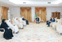 صورة رئيس الجمهورية يستقبل في القصر الرئاسي وفد إماراتي رفيع المستوى 