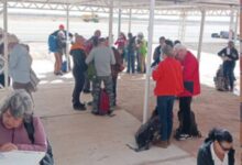 صورة أطار/ وصول الرحلة السياحية الثامنة إلى مطار أطار الدولي قادمة من باريس ضمن الموسم السياحي لهذا العام 