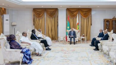 صورة رئيس الجمهورية يلتقي رؤساء الأحزاب المعارضة والتحضير للحوار هو عنوان اللقاء 