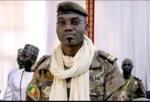 صورة مقتل وزير الدفاع المالي إثر استهداف منزله في هجوم شنته المجموعات الانفصالية 