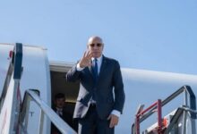 صورة  رئيس الجمهورية يتوجه إلى فرنسا في زيارة عمل يلتقي خلالها الرئيس ايمانويل ماكرون