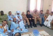 صورة باسم رئيس الجمهورية والي آدرار يقدم واجب العزاء لأسرة عائشة احمد الطلبه 