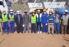 صورة كيفه / البلدية تعود من جديد لتنظيف أجزاء من لمسيلة قبالة المستشفى القديم في إتجاه حي الكبه 