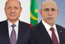 صورة رئيس الجمهورية يعزي في وفاة الرئيس اليمني السابق عبد ربو منصور هادي 