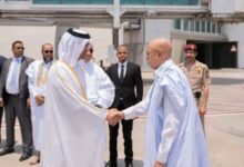 صورة رئيس الجمهورية يقدم في الدوحة واجب العزاء لأمير دولة قطر في وفاة والده 