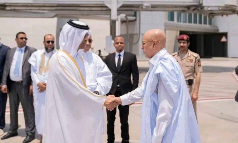 رئيس الجمهورية يقدم في الدوحة واجب العزاء لأمير دولة قطر في وفاة والده