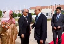 صورة رئيس الجمهورية يغادر مطار أم التونسي الدولي متوجهاً إلى دولة ساحل العاج 