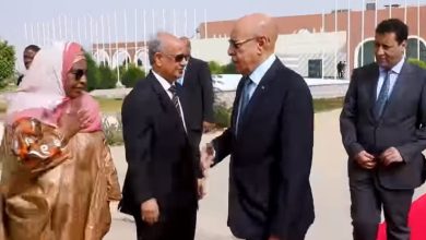 صورة رئيس الجمهورية يغادر مطار أم التونسي الدولي متوجهاً إلى دولة ساحل العاج