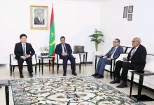 صورة الوزير الأول يستقبل في مكتبه سفير جمهورية الصين الشعبية المعتمد لدى موريتانيا 